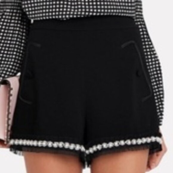 Alexis Excellent condition black short with pearl trim GORGEOUS - Picture 2 of 4